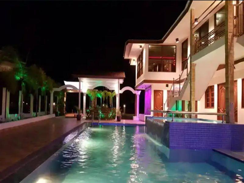 Alsafina Kijal Beach Resort & Restaurant Экстерьер фото